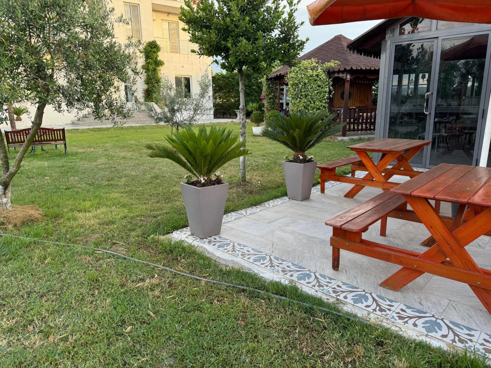Kunevain Guest House Лежа Екстер'єр фото